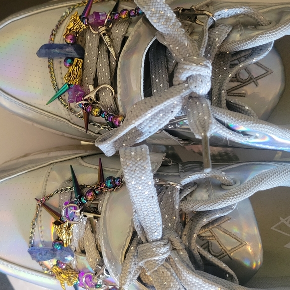 YRU dolls kill aire silver platform sneakers Space Alien Shoe Chain Charm 8 New - Picture 5 of 16